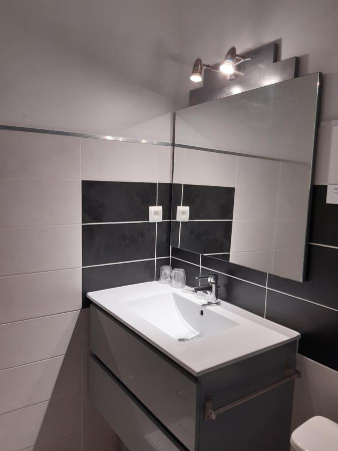 Logis Hotel Le Relais Du Serre Дюлефи Екстериор снимка