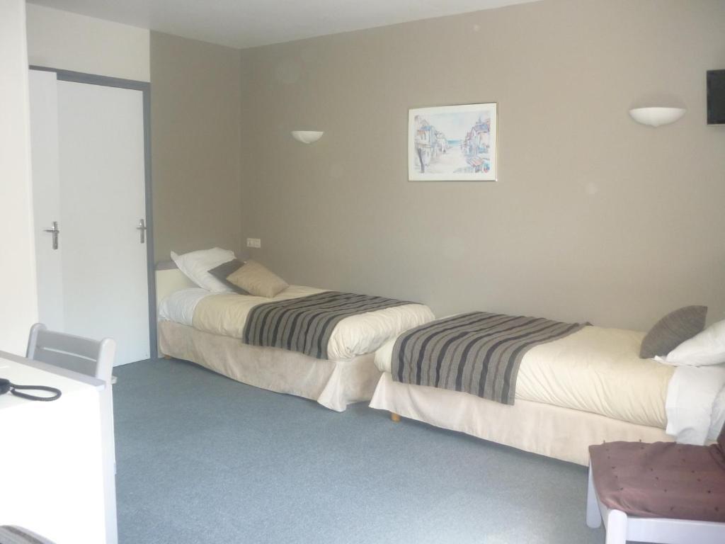Logis Hotel Le Relais Du Serre Дюлефи Стая снимка