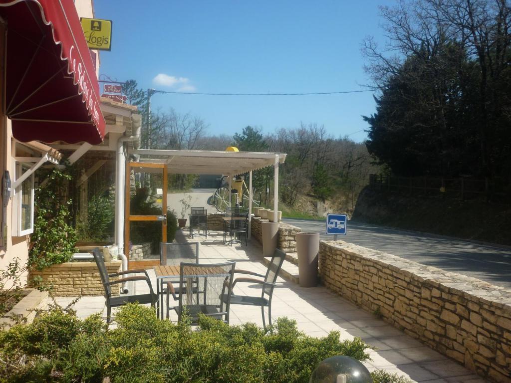 Logis Hotel Le Relais Du Serre Дюлефи Екстериор снимка
