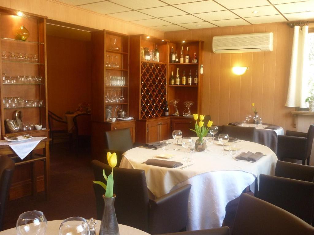 Logis Hotel Le Relais Du Serre Дюлефи Екстериор снимка